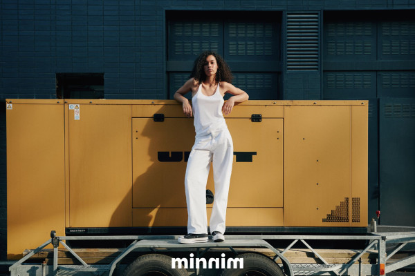 Інвестиції в  бренд джинсового одягу  minnim